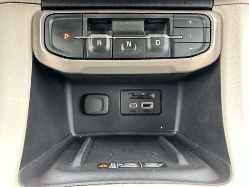 Used 2022 GMC Acadia Denali w/ Trailering Package image 16