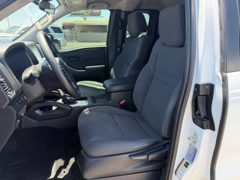 Used 2024 Nissan Frontier S w/ Technology Package RWD image 12