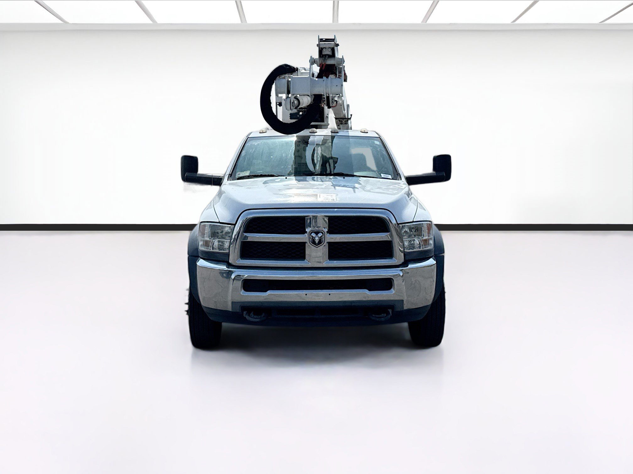 Used 2016 RAM 5500 Tradesman w/ Ambulance Prep Group RWD image 2