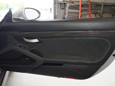 Used 2021 Porsche 718 Boxster Spyder RWD image 20