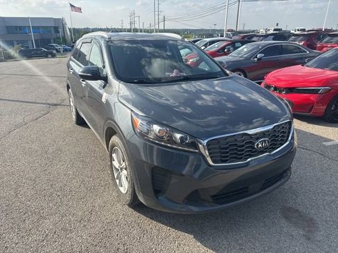 Used 2020 Kia Sorento LX w/ LX I4 Convenience Package FWD image 3