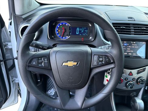 Used 2016 Chevrolet Trax LT FWD image 18
