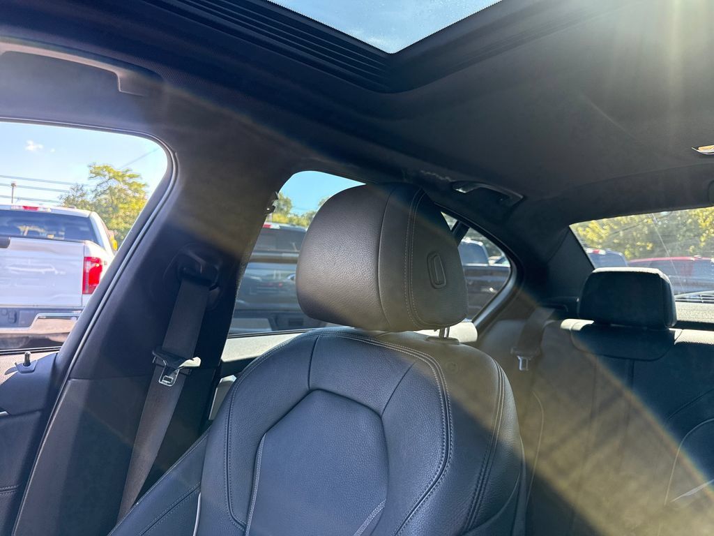Used 2019 BMW 540i xDrive AWD/4WD image 39