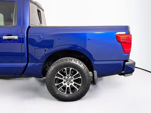 Used 2020 Nissan Titan SV w/ SV Convenience Package AWD/4WD image 36