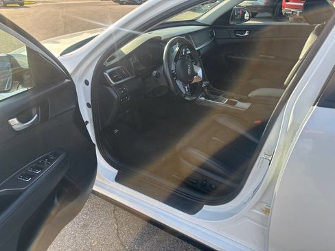 Used 2020 Kia Optima S FWD image 13