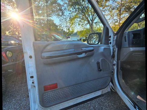 Used 2005 Ford F250 XL RWD image 13
