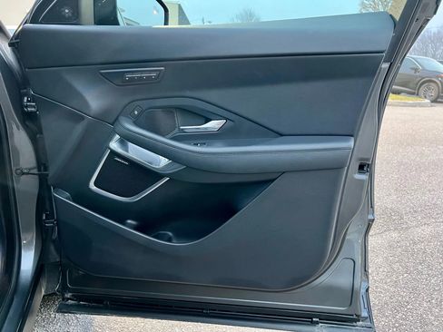 Used 2020 Jaguar E-PACE SE image 38