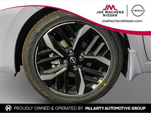 New 2025 Nissan Versa SR w/ Trunk Package image 9