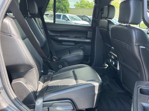 Used 2020 Ford Expedition XLT w/ Equipment Group 202A AWD/4WD image 5