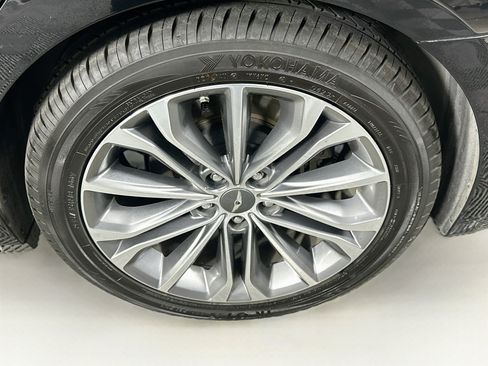 Used 2016 Hyundai Genesis 3.8 w/ Option Group 04 RWD image 11
