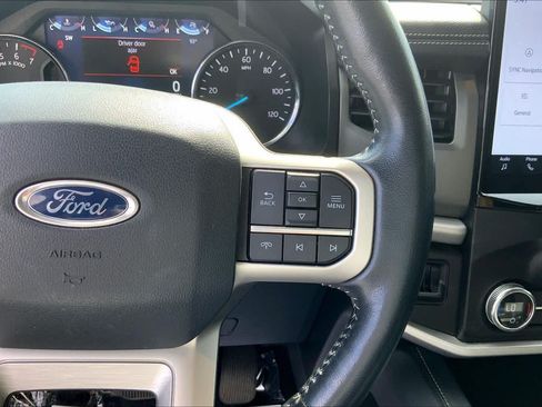 Certified 2022 Ford Expedition XLT RWD image 24