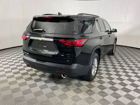 Used 2023 Chevrolet Traverse LT FWD image 8