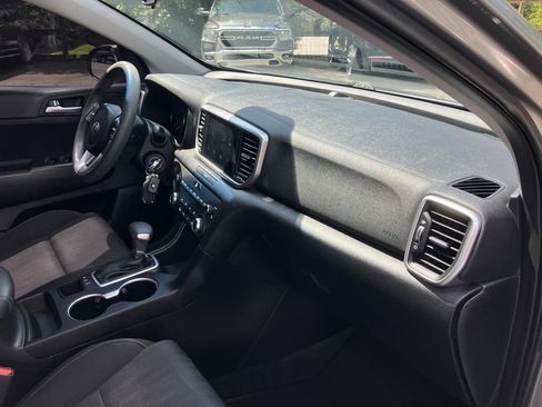 Used 2022 Kia Sportage LX AWD/4WD image 22