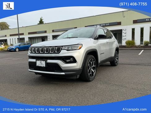 Used 2025 Jeep Compass Limited AWD/4WD image 4