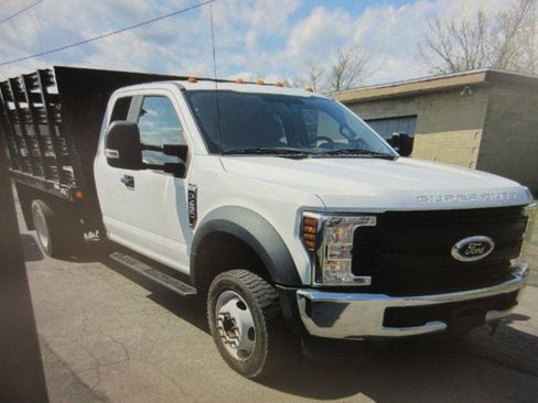 Used 2019 Ford F450 XL w/ XL Value Package image 2