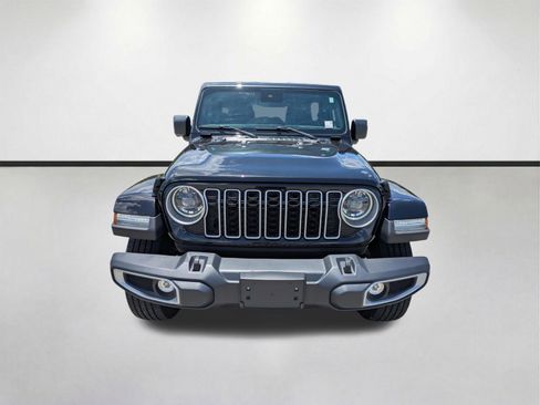 Used 2025 Jeep Wrangler Unlimited Sahara AWD/4WD image 3