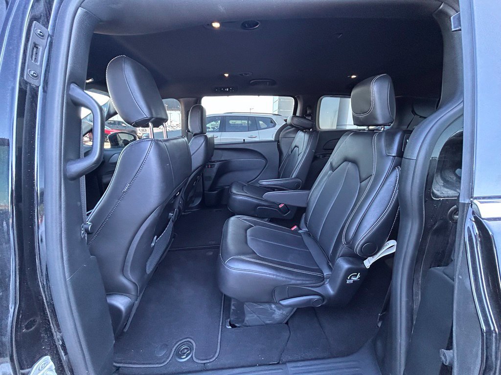 Used 2026 Chrysler Pacifica Select FWD image 8