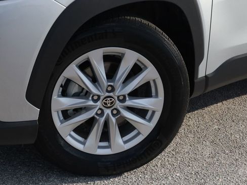 Used 2023 Toyota Corolla Cross LE image 17