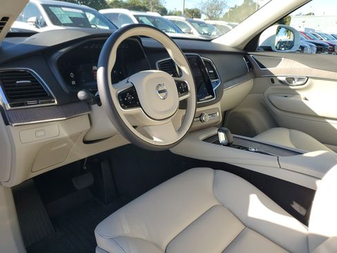 Used 2023 Volvo XC90 B5 Plus w/ Protection Package Premier image 12