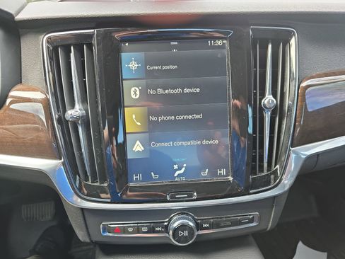 Used 2017 Volvo S90 T6 Momentum w/ Vision Package image 14