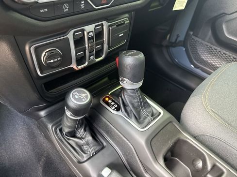 New 2026 Jeep Gladiator Sport AWD/4WD image 26