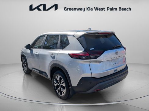 Used 2023 Nissan Rogue SV image 5