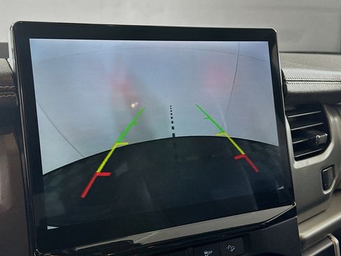 Used 2024 Ford Expedition XLT image 23