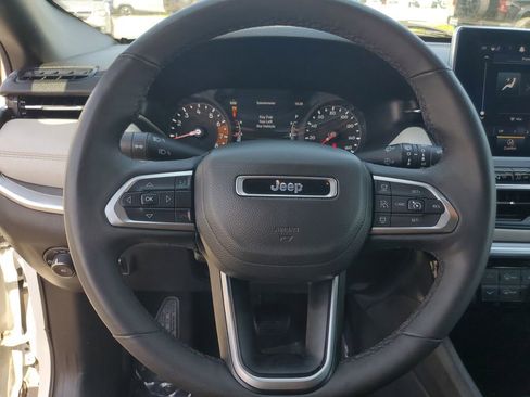 Used 2025 Jeep Compass Limited AWD/4WD image 17