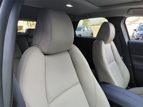 Certified 2025 MAZDA CX-30 AWD 2.5 S w/ Preferred Package image 14