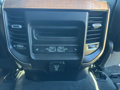 Used 2022 RAM 1500 Limited w/ Body-Colour Bumper Group AWD/4WD image 12
