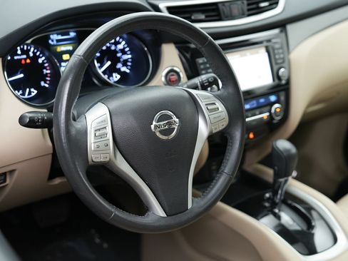 Used 2016 Nissan Rogue SL w/ SL Premium Package FWD image 11
