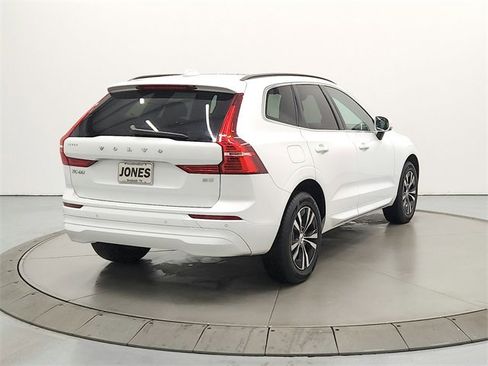 Used 2023 Volvo XC60 B5 Core image 6