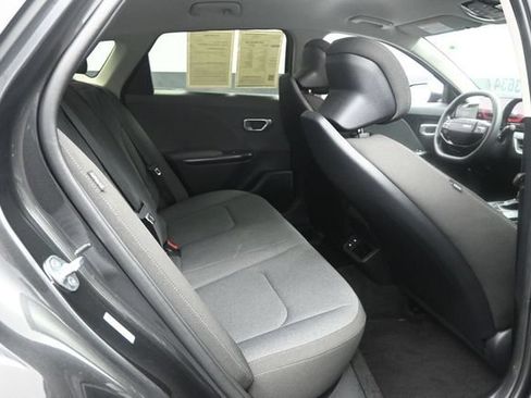 Used 2025 Kia K4 FWD image 23