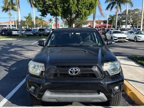 Used 2014 Toyota Tacoma PreRunner image 2