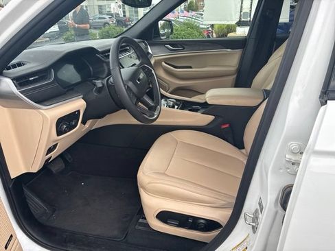 Used 2024 Jeep Grand Cherokee Limited 4xe AWD/4WD image 16