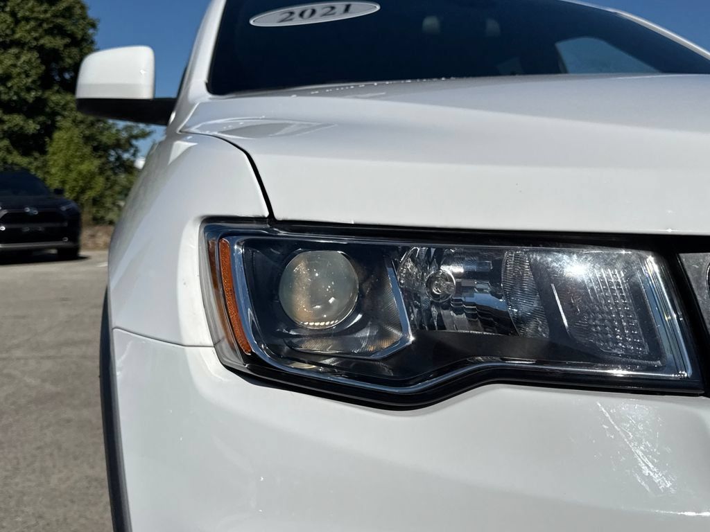 Used 2021 Jeep Grand Cherokee Laredo AWD/4WD image 12