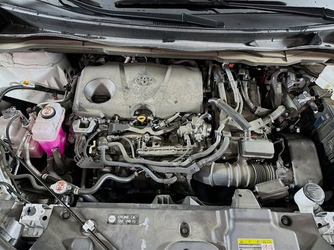 Used 2025 Toyota Sienna LE image 34