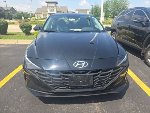 Used 2023 Hyundai Elantra SEL FWD image 2
