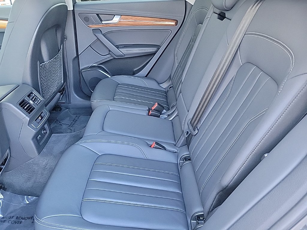 Used 2021 Audi Q5 2.0T Premium Plus w/ Premium Plus Package AWD/4WD image 15