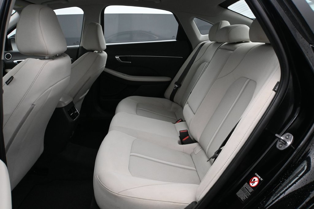 Used 2023 Hyundai Sonata SEL w/ Convenience Package FWD image 12