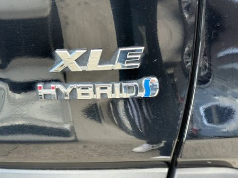 Used 2020 Toyota RAV4 XLE w/ Convenience Package AWD/4WD image 7