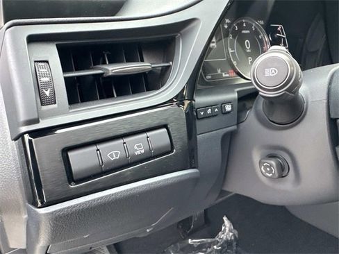 New 2025 Lexus ES 350 Ultra Luxury image 32