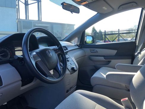 Used 2012 Honda Odyssey LX image 8