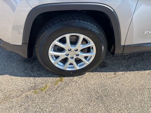 Used 2016 Jeep Cherokee Sport w/ Cold Weather Group AWD/4WD image 9