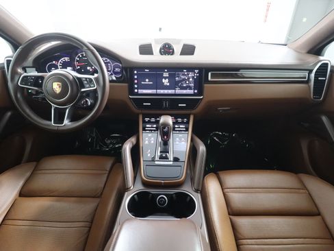 Certified 2023 Porsche Cayenne Platinum Edition image 13