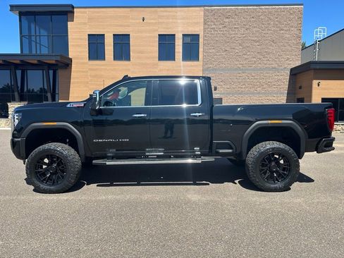 Used 2024 GMC Sierra 2500 Denali w/ Denali Reserve Package image 5