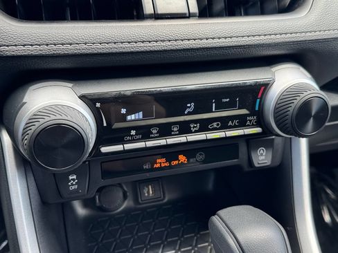 Certified 2025 Toyota RAV4 LE AWD/4WD image 23