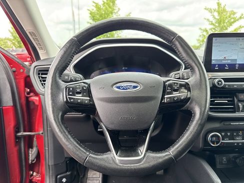 Used 2021 Ford Escape Titanium AWD/4WD image 18