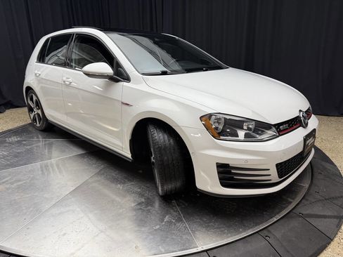 Used 2016 Volkswagen GTI SE w/ Driver Assistance Package image 11