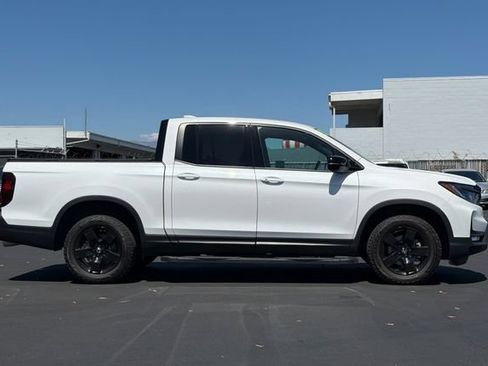 Used 2025 Honda Ridgeline Black Edition image 3